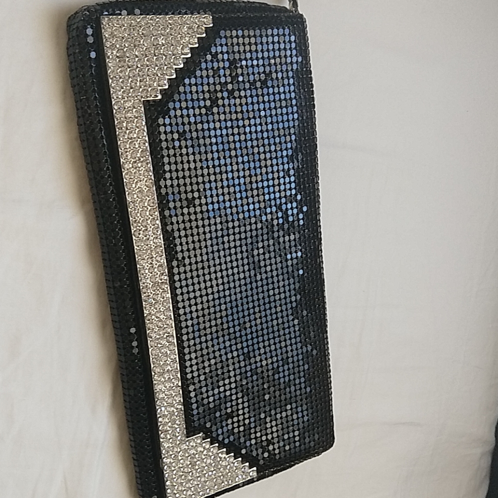 Black clutch